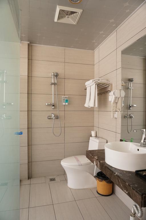 Guangdong Oversea Chinese Hotel Canton Chambre photo